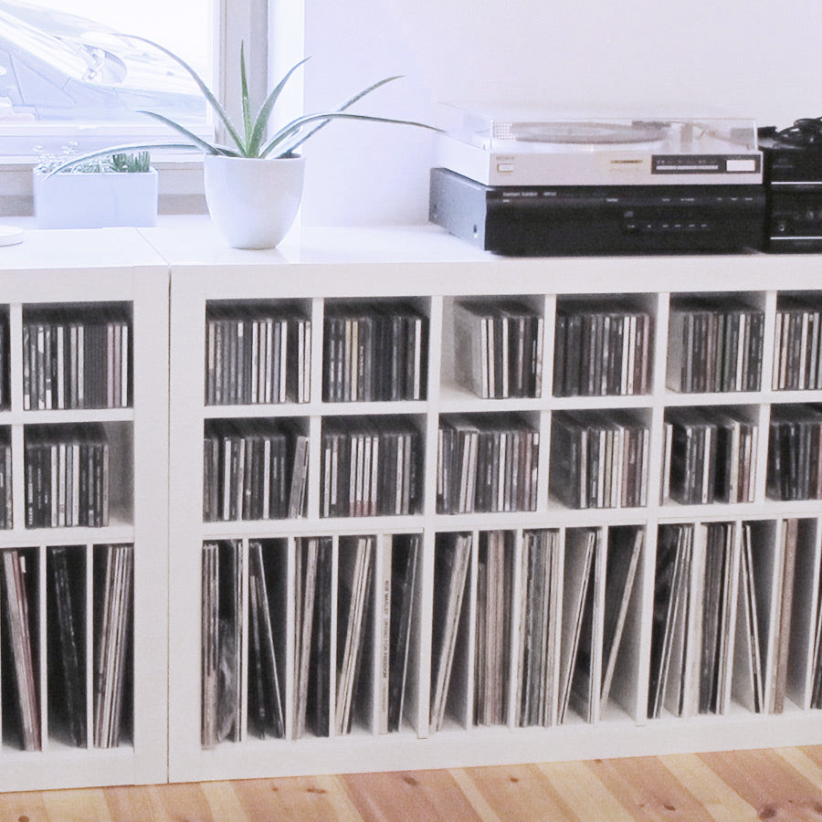 Große CD-Sammlung und Plattensammlung die dank passender Regaleinsätze exakt ins Kallax passen.
