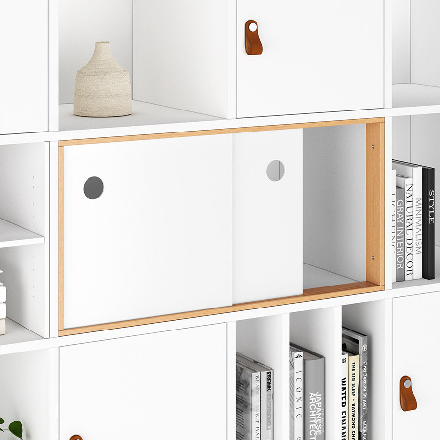 Schrägansicht der doppelten Schiebetür - 1 Türrahmen für 2 Regalfächer