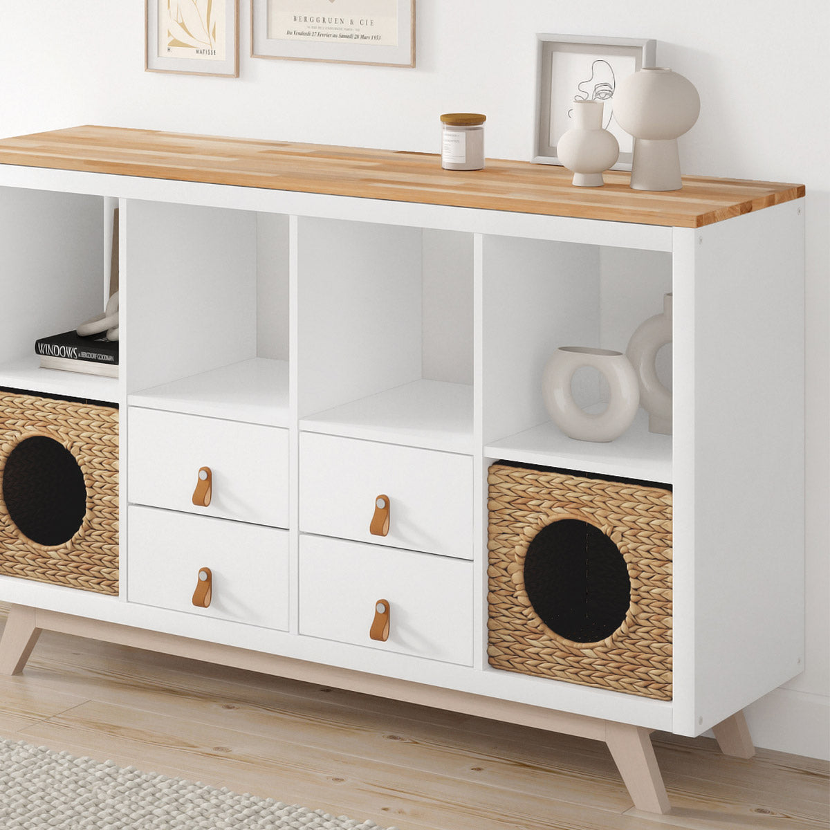 Ein Kallax Sideboard mit Deckplatte und verschiedenen Regaleinsätzen.