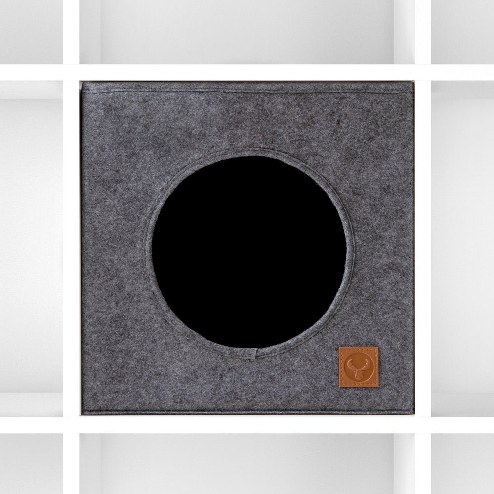 Katzenhöhle aus Filz für ein Regalfach im IKEA Kallax Regal.