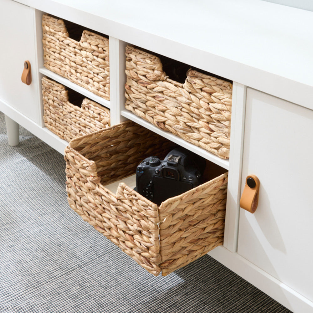 Kallax Sideboard mit 4 Flechtkörben aus Wasserhyazinthe als jeweilige Schublade zum Herausziehen.